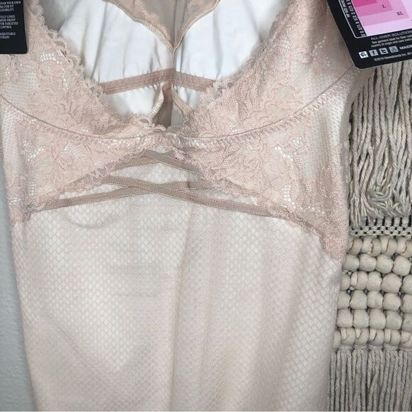 Maidenform Shapewear Bodysuit  - Picture 7 of 9